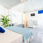 Гостевой дом Neon Tenerife 3*