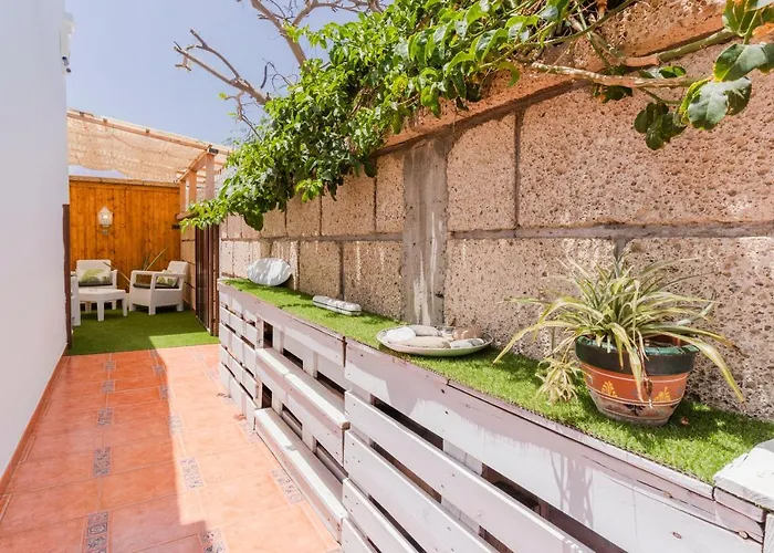 Neon Tenerife Gasthof