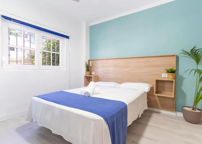 Neon Tenerife Gasthof 3*