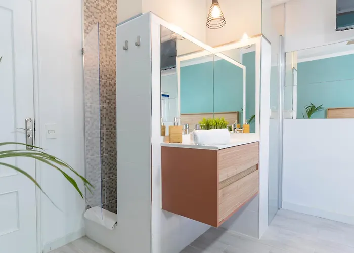 招待所 Neon Tenerife 3*